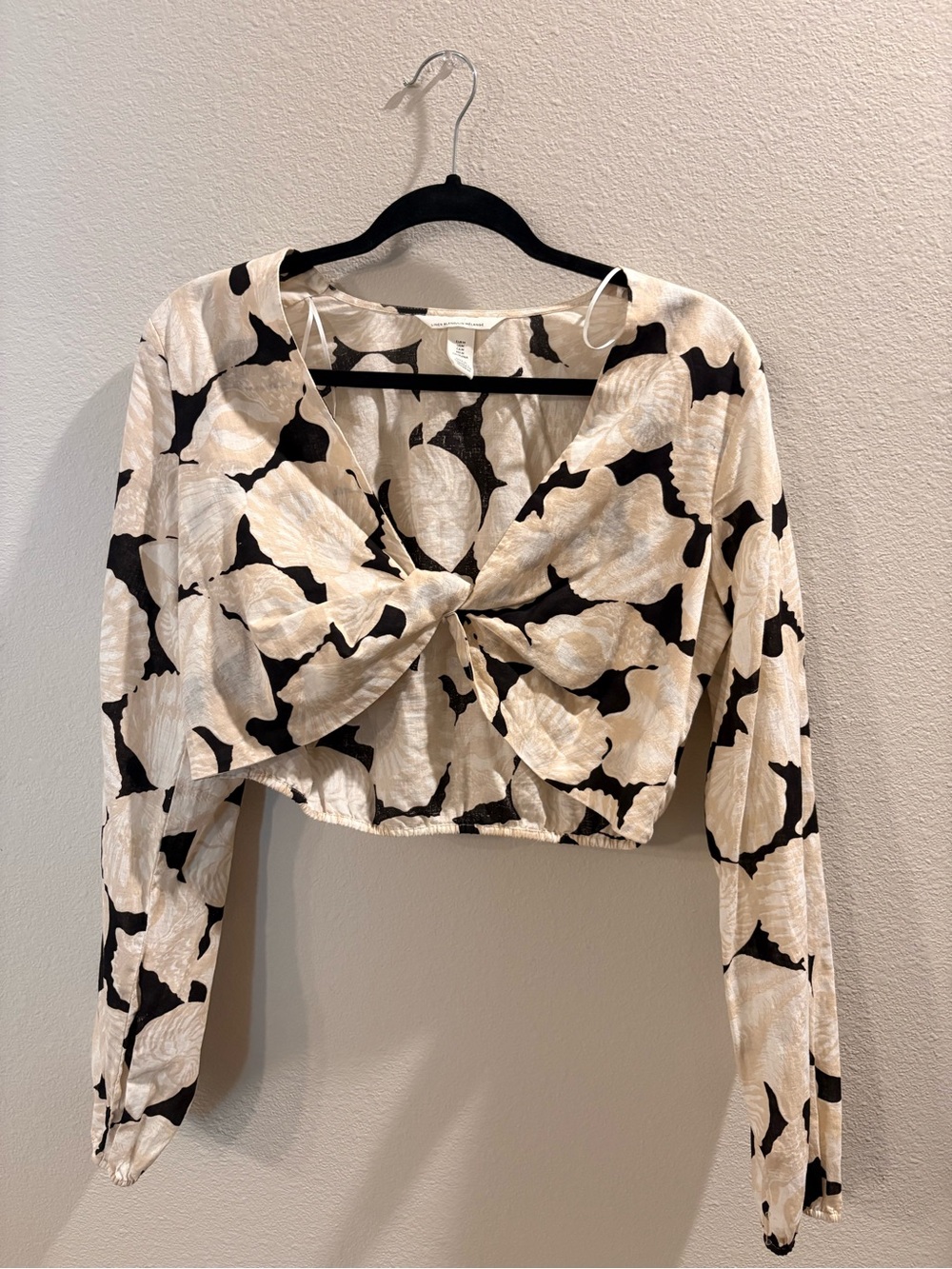 H&M Black & Cream Twist-Front Long-Sleeve Crop Top